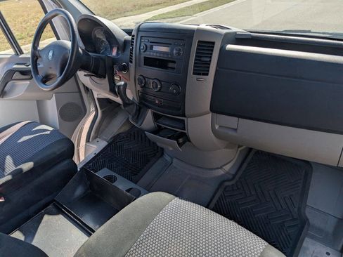 Used 2007 Dodge Sprinter 2500 image 14