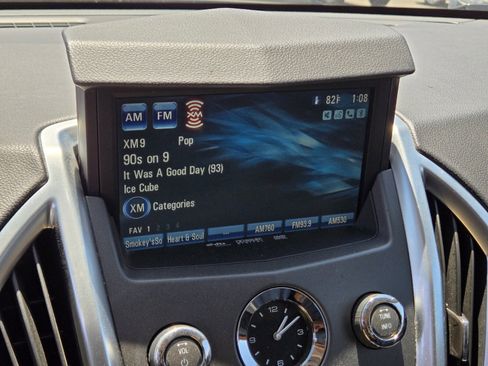 Used 2012 Cadillac SRX Luxury FWD image 17