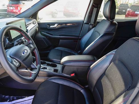 Used 2025 Ford Escape ST-Line w/ Equipment Group 301A image 18