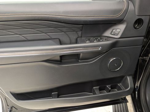Used 2022 Ford Expedition Max Platinum image 14
