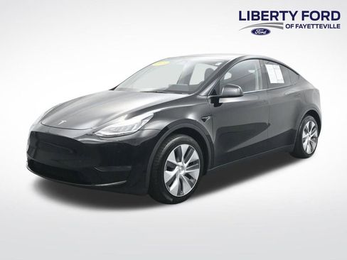 Used 2023 Tesla Model Y Long Range AWD/4WD image 1