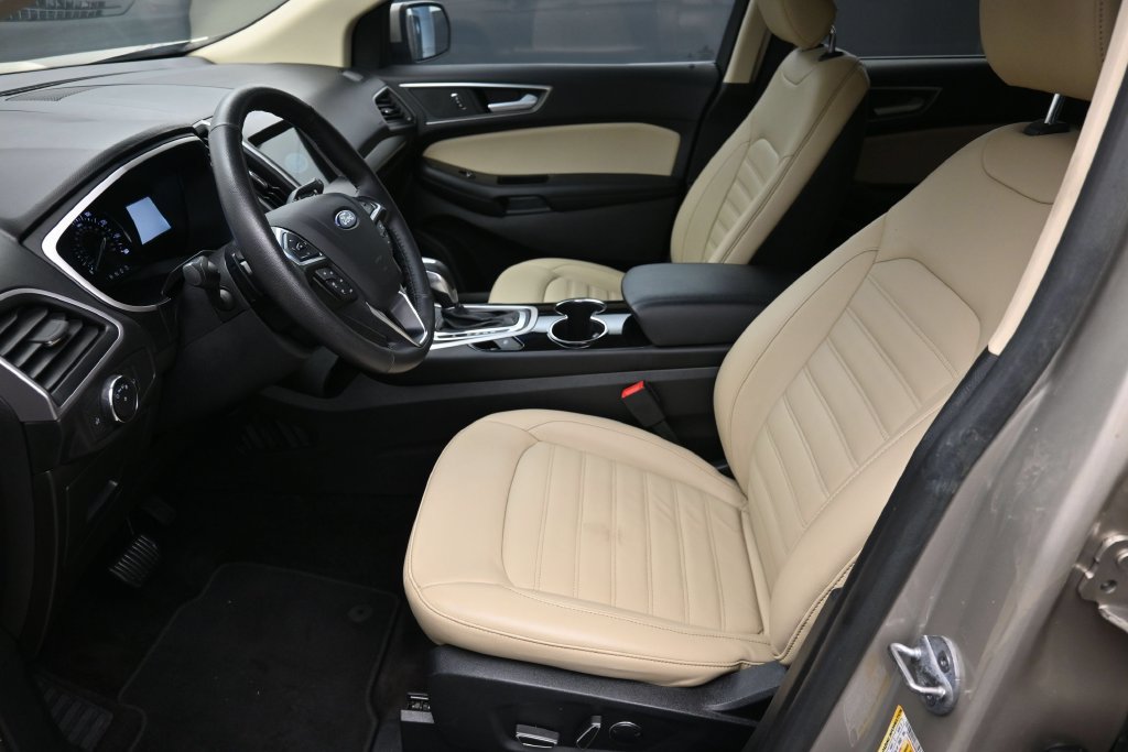 Used 2017 Ford Edge SEL w/ Equipment Group 201A FWD image 21