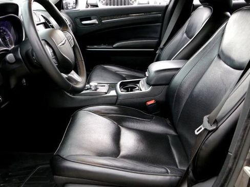Used 2023 Chrysler 300 Touring L w/ Comfort Group RWD image 10