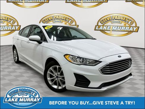 Used 2020 Ford Fusion SE FWD image 1