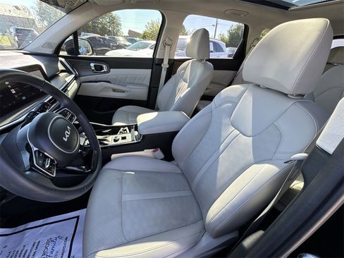 Used 2025 Kia Sorento SX image 11