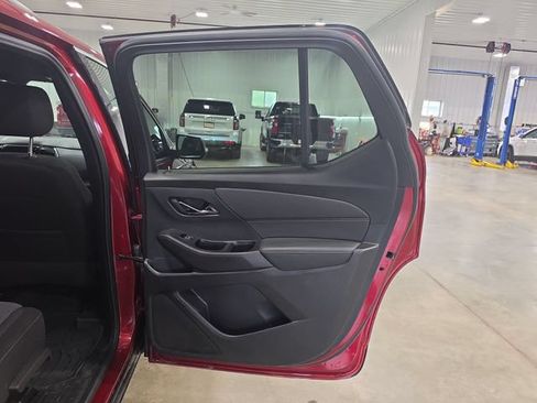 Used 2023 Chevrolet Traverse LT w/ Rear Camera Mirror Package AWD/4WD image 30
