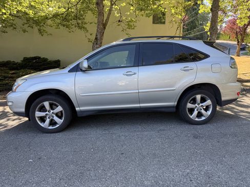 Used 2004 Lexus RX 330 FWD image 2
