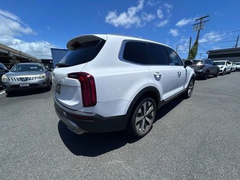 Used 2022 Kia Telluride EX w/ EX Premium Package FWD image 11