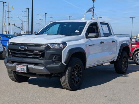 Used 2025 Chevrolet Colorado Trail Boss image 11