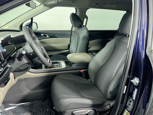 New 2026 Kia Carnival FWD image 13