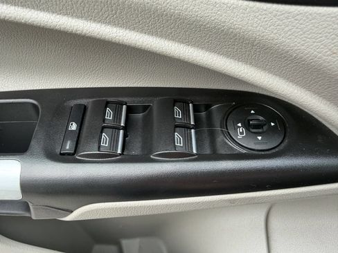 Used 2022 Ford Transit Connect XLT FWD image 14