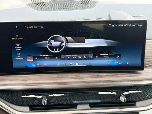 New 2026 BMW X5 xDrive50e w/ Executive Package image 35