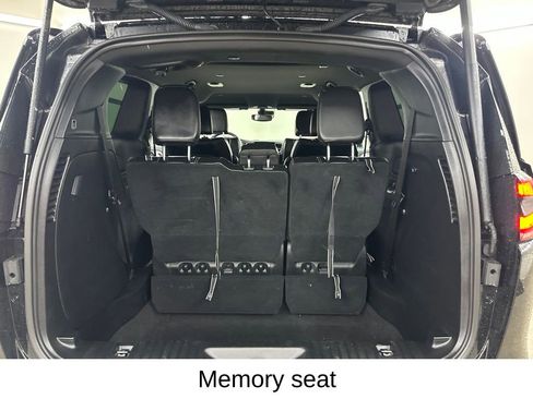 Used 2025 Chrysler Pacifica Select FWD image 25