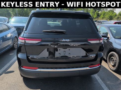 Used 2023 Jeep Grand Cherokee Laredo AWD/4WD image 6