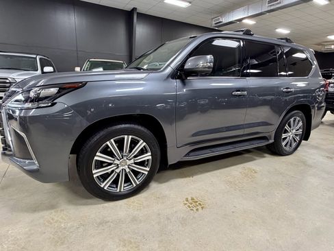 Used 2016 Lexus LX 570 4WD w/ Luxury Package image 11