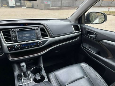 Used 2018 Toyota Highlander XLE image 23
