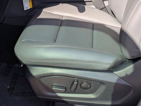 New 2026 Ford Explorer Active w/ Active Comfort Package image 4