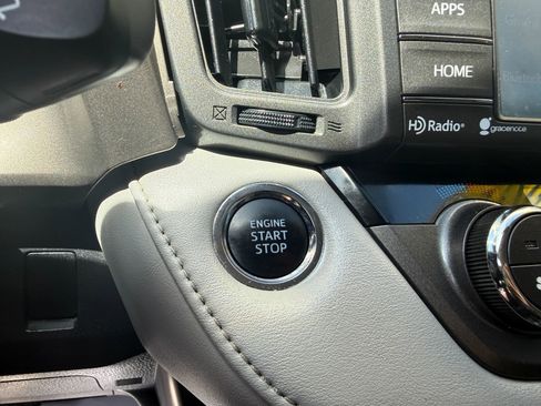 Used 2015 Toyota RAV4 Limited AWD/4WD image 24