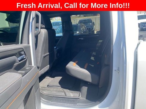 Used 2025 GMC Sierra 2500 AT4 w/ Technology Package AWD/4WD image 12