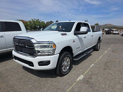 Used 2024 RAM 2500 Laramie AWD/4WD image 3