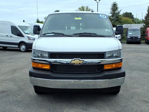 Used 2024 Chevrolet Express 2500 w/ Driver Convenience Package RWD image 8