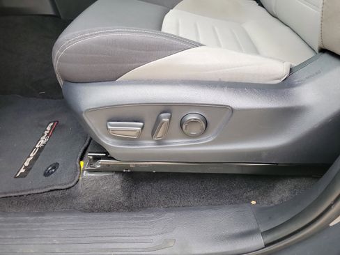 Used 2024 Toyota Tacoma TRD Off-Road image 8