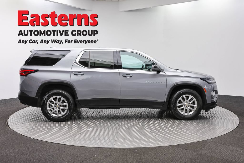 Used 2023 Chevrolet Traverse LS FWD image 6