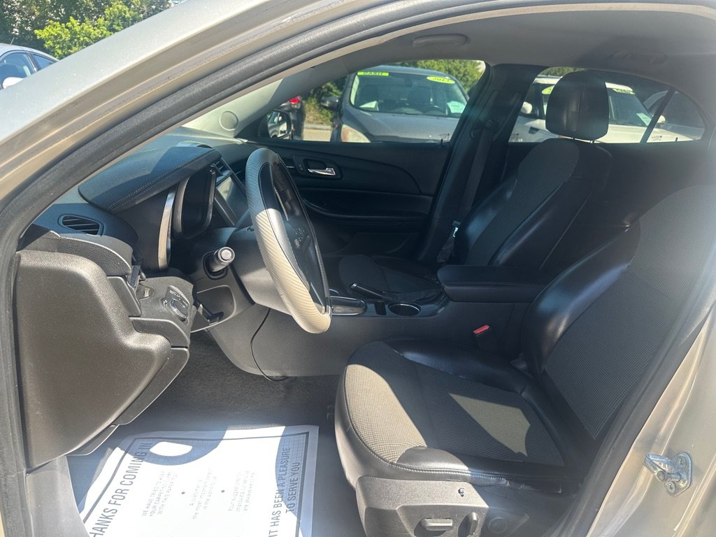 Used 2014 Chevrolet Malibu LT w/ Power Convenience Package FWD image 10