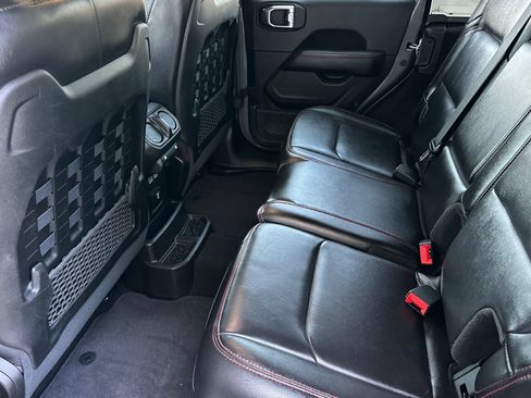 Used 2021 Jeep Wrangler Unlimited Rubicon AWD/4WD image 12