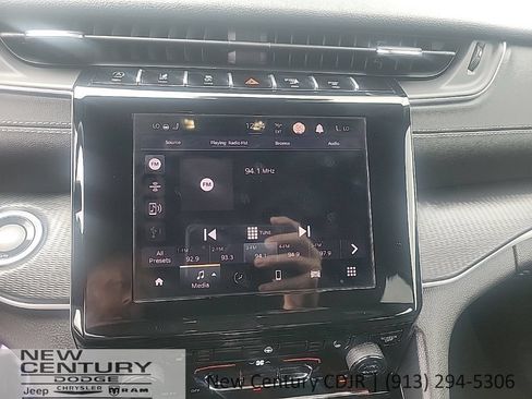 Used 2023 Jeep Grand Cherokee Altitude AWD/4WD image 12