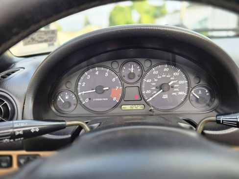 Used 1999 MAZDA MX-5 Miata RWD image 23