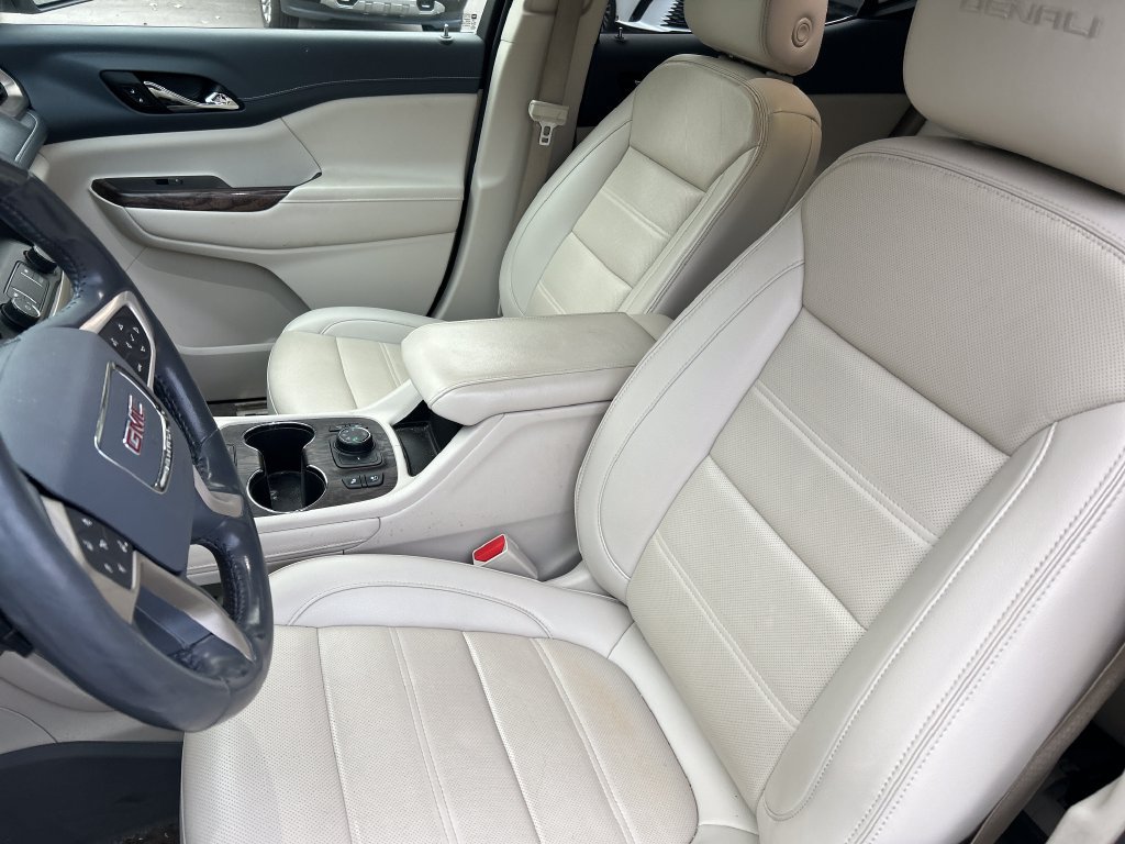 Used 2021 GMC Acadia Denali w/ Denali Ultimate Package AWD/4WD image 11