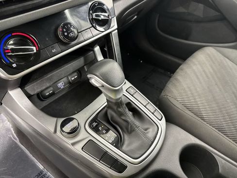 Used 2023 Kia Seltos LX AWD/4WD image 17