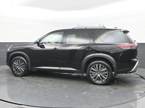 Used 2025 Nissan Pathfinder SL w/ SL Premium Package image 7