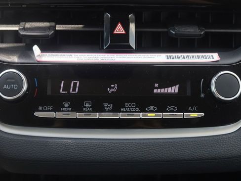 Used 2023 Toyota Corolla LE w/ Carpet Mat Package (TMS) FWD image 18