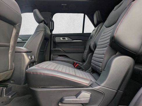 New 2026 Ford Explorer ST-Line w/ ST-Line Street Pack image 17