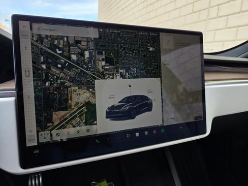 Used 2022 Tesla Model S AWD/4WD image 40