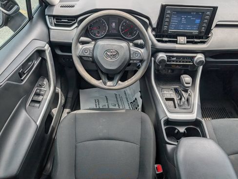 Used 2021 Toyota RAV4 LE FWD image 27
