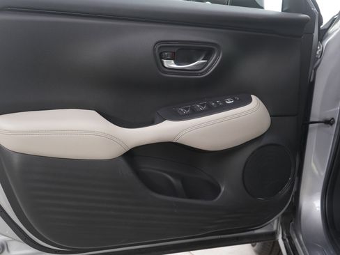 Used 2025 Honda HR-V EX-L image 18