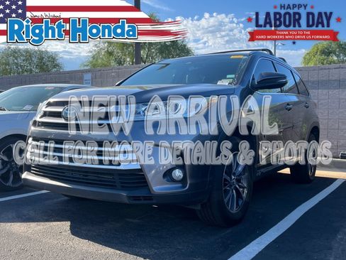 Used 2018 Toyota Highlander XLE FWD image 1