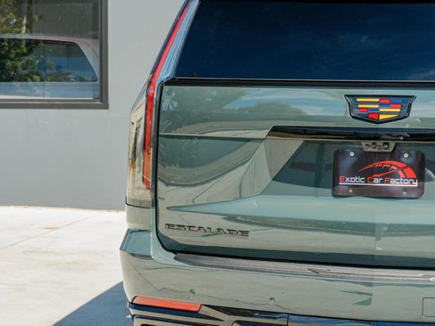 Used 2025 Cadillac Escalade V image 47