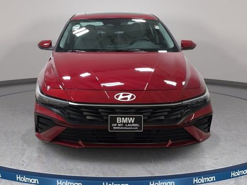 Used 2024 Hyundai Elantra Limited image 3