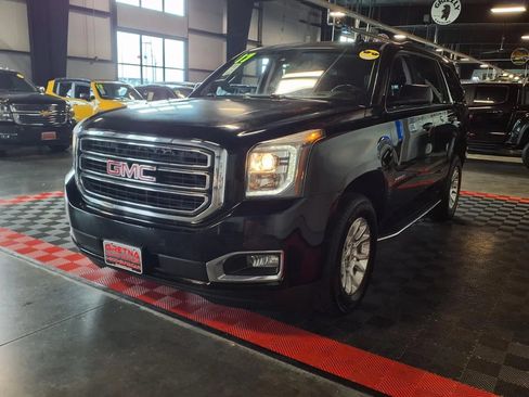 Used 2017 GMC Yukon SLT w/ Open Road Package AWD/4WD image 4