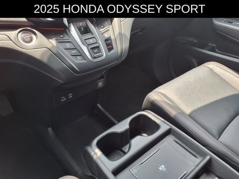 Used 2025 Honda Odyssey Sport-L image 25