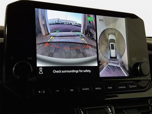 Used 2024 Nissan Pathfinder SL image 20