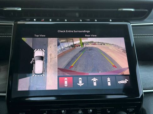 Used 2022 Jeep Grand Cherokee L Limited w/ Luxury Tech Group II AWD/4WD image 17