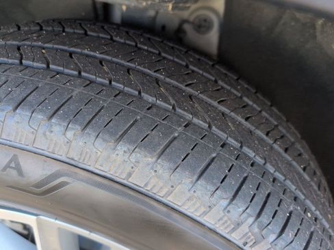 Used 2022 Chevrolet Traverse LT FWD image 10
