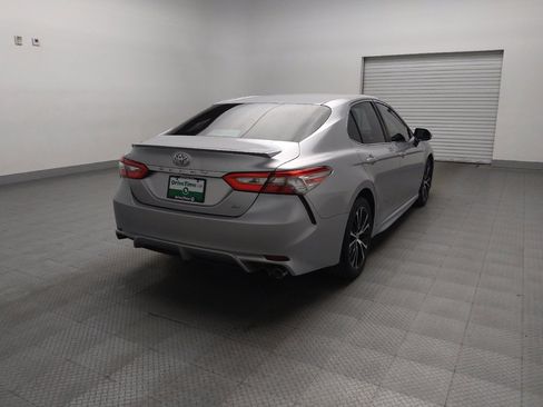 Used 2018 Toyota Camry SE image 9