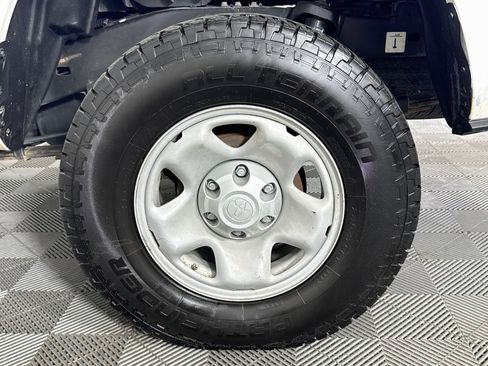 Used 2022 Toyota Tacoma SR RWD image 32