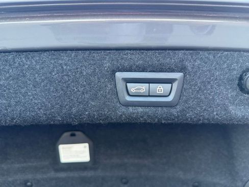 Used 2022 BMW 530e w/ M Sport Package image 11